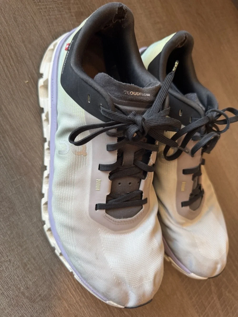 On Running Women's Sneakers in Light Gray with Lavender and Black Sz 9.5